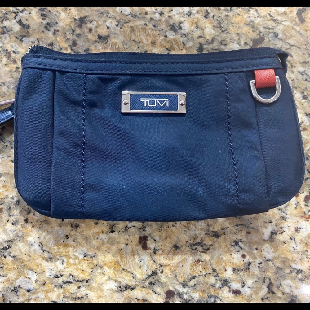 Tumi Voyageur Vienna, triple compartment wristlet